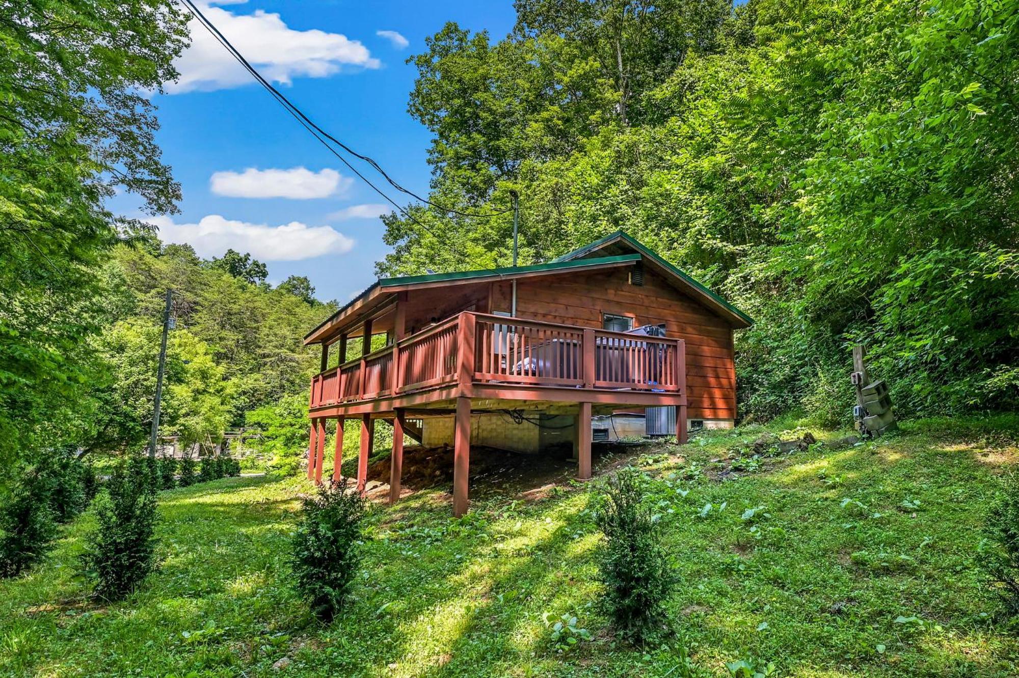Smoky Mountains Hut Tub Cabin Dog Friendly Севьервилл Экстерьер фото
