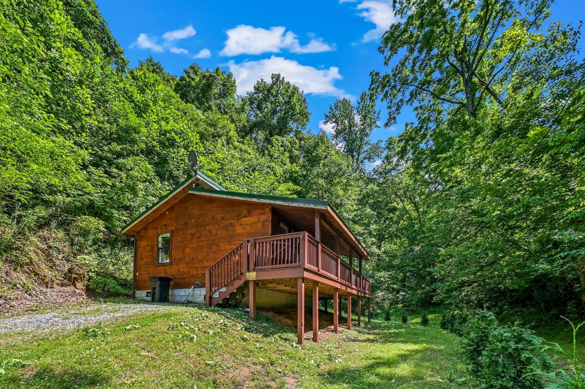 Smoky Mountains Hut Tub Cabin Dog Friendly Севьервилл Экстерьер фото
